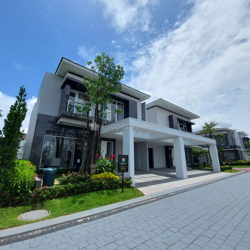 Sale Pasadena Modern Tropis Gading Serpong - 2 Lantai  4+1BR LT 356 m2