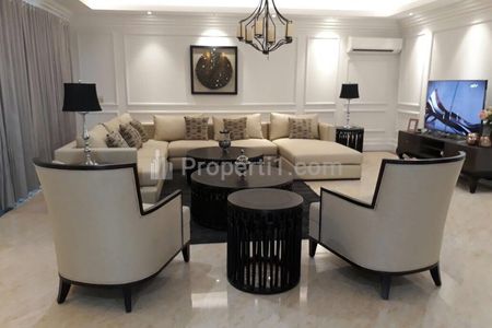 For Rent Apartment Kusuma Chandra SCBD Luxurious Penthouse 3BR Full Furnished + Study Room + Maid Room