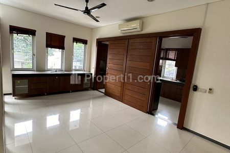 Disewakan Rumah Semi Furnished dekat Gunawarman Senopati Kebayoran Baru Jakarta Selatan