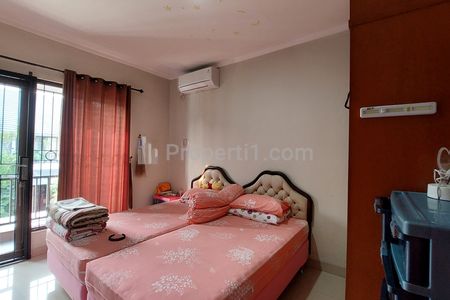 Dijual Rumah 2 Lantai Siap Huni Semi Furnished, Aman, Bagus Sekali di Premier Riviera Residence Jakarta Timur