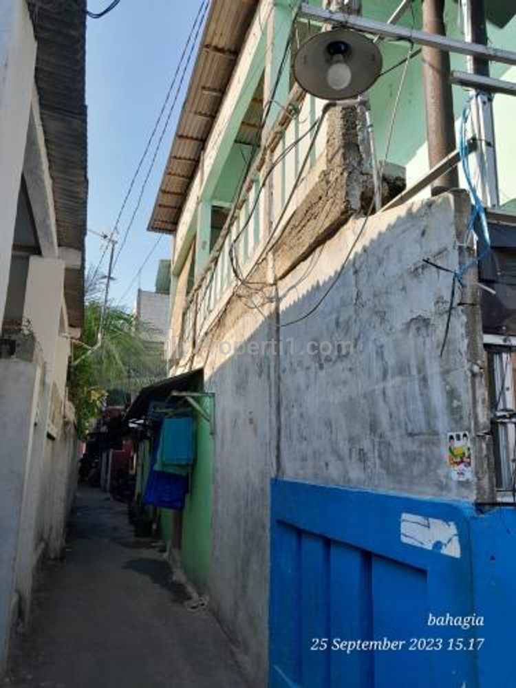 Jual Cepat Rumah Sekaligus Kontrakan di Kayu Manis Jakarta Timur - 4 Kamar Unfurnished