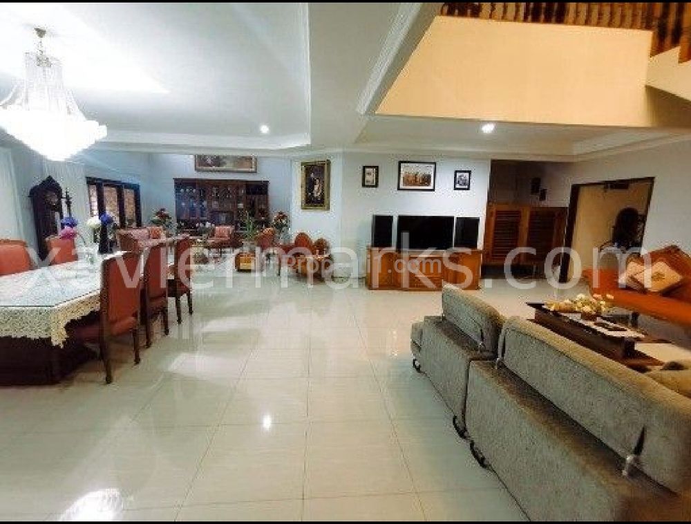 Dijual Rumah Megah Siap Huni dan Asri di Danau Permai, Sunter, Jakarta Utara - Hadap Selatan