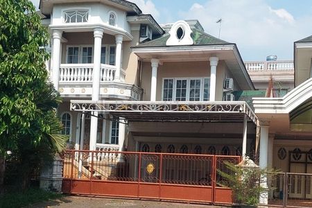 Jual Rumah Bergaya Mediterania di Perumahan Kota Wisata Boulevard Cibubur, Gunung Putri, Bogor