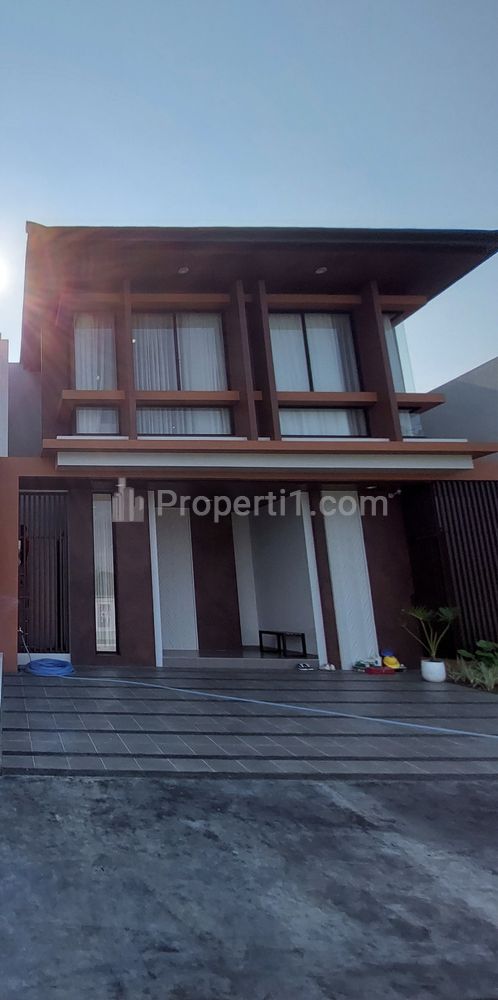 Dijual Rumah 2 Lantai Investasi Bagus di Cluster Meranti Suvarna Sutera, Sindang Jaya, Tangerang