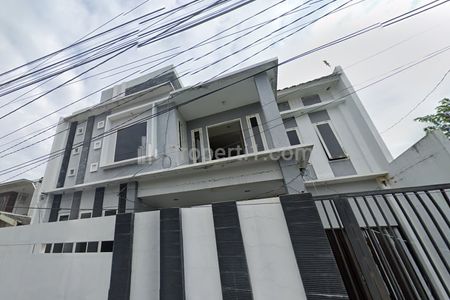 Jual Rumah Mewah Minimalis di Jalan Krakatau Semarang Timur, Luas Tanah 310m2, Hadap Utara