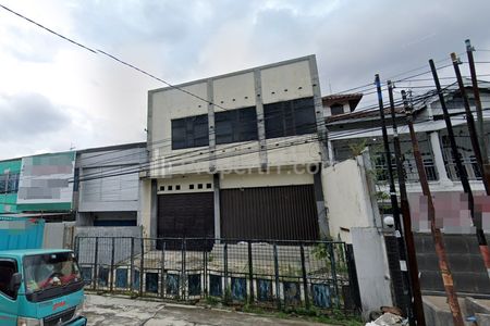 Jual Ruko dan Kantor Strategis di Kalicari Kota Semarang, 2 Lantai, Luas Tanah 352m2