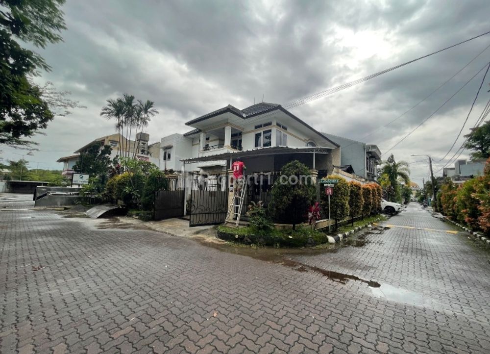 Dijual Rumah Mewah 2 Lantai Sangat Strategis dalam Komplek Margahayu Raya, Rancasari, Bandung