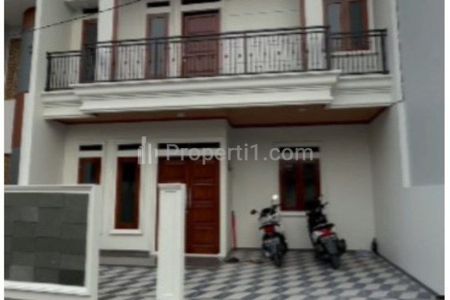 Dijual Rumah Hook 2 Lantai di Ciracas Jakarta Timur