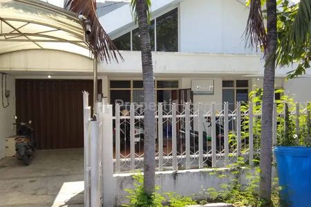 Dijual Cepat Rumah 1 Lantai Kondisi Terawat Lokasi Strategis Daerah Manyar Kertoadi Surabaya Timur