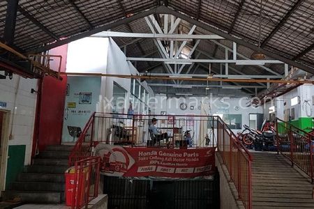 Dijual Cepat Ruang Usaha 2 Lantai Strategis di Jl. Pramuka Jakarta Timur, Luas Tanah 564m2, dekat ke Jalan Matraman Raya