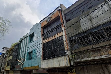 Jual Ruko 3 Lantai Kosong Strategis SHM di Daerah Aur Medan Maimun Kota Medan, Dekat Taman Sri Deli dan Taman Ahmad Yani