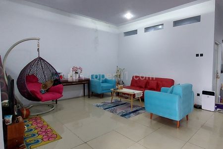 Dijual Rumah 2 Lantai Semi Furnished di Cipinang Elok Jakarta Timur, Luas Tanah 125m2, Hadap Selatan