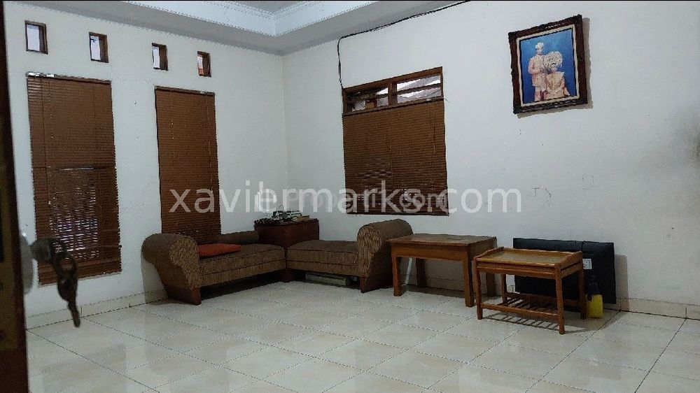 Dijual Rumah Hook 2 Lantai Bisa untuk Usaha di Utan Kayu, Jakarta Timur