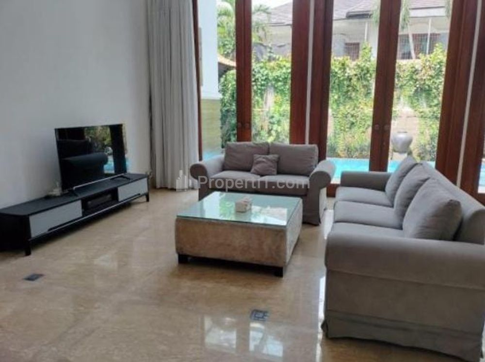 Disewakan Rumah di Puri Mutiara Cipete Jakarta Selatan, Ada Kolam Renang, Luas Tanah 700m2, 5 Kamar Tidur
