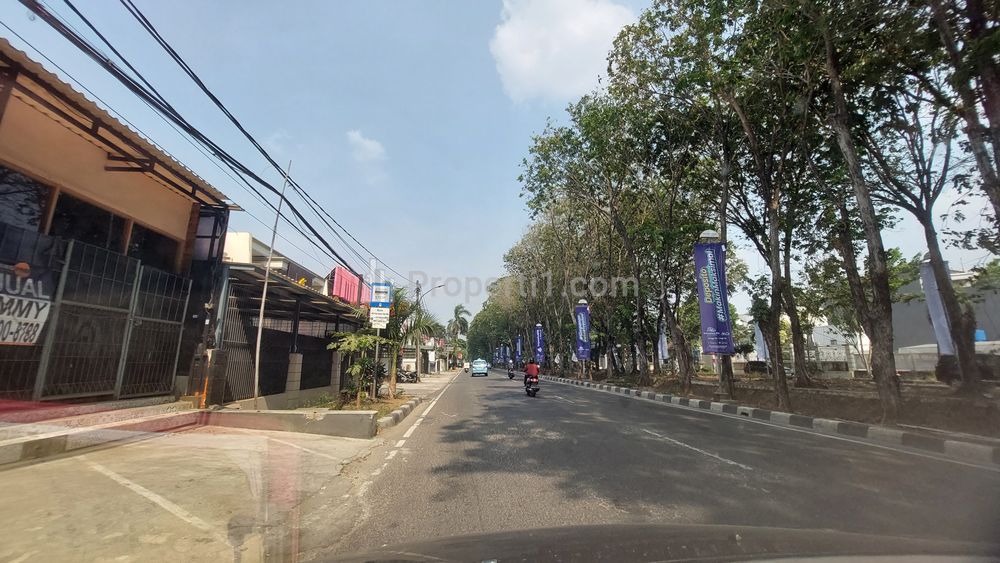 Dijual Ruang Usaha / Ruko 2 Lantai Strategis di Kelapa Gading Jakarta Utara, Luas Tanah 440m2, Luas Bangunan 300m2, Hadap Selatan