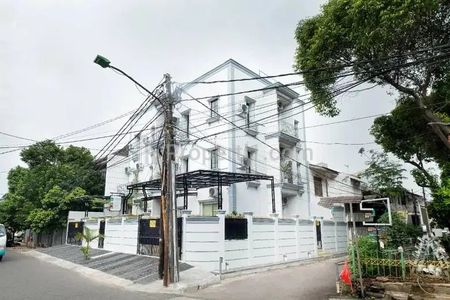 Dijual Rumah Kost Aktif 3,5 Lantai 24 Kamar Full Furnishd NEGO Kondisi Terawat di Taman Malaka Pondok Kelapa Jakarta Tiimur,  Luas Tanah 220m2