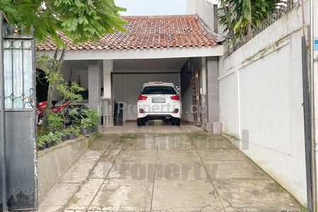 Dijual Cepat Rumah Hitung Tanah di Area Bangka/Kemang Jakarta Selatan STD194