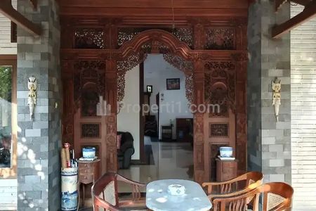 Dijual Rumah 2 Lantai Klasik Jawa Moderen Siap Huni di Martadireja Purwokerto Barat, Banyumas, Jawa Tengah