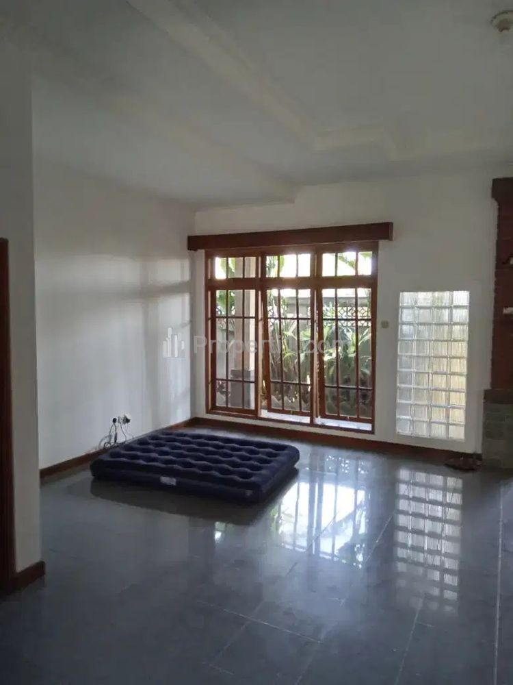 Jual Rumah Asri 2 Lantai 8 Kamar Tidur di Tibungsari Denpasar Barat Bali, Luas Tanah 400m2, Luas Bangunan 250m2