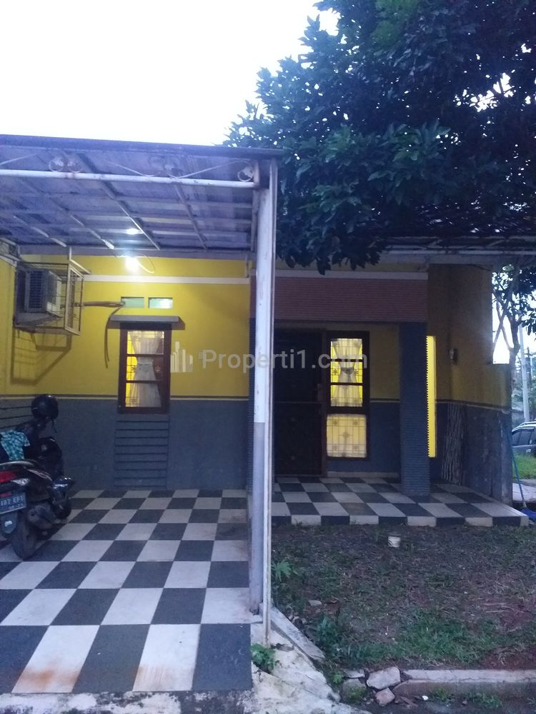 Rumah tampak depan