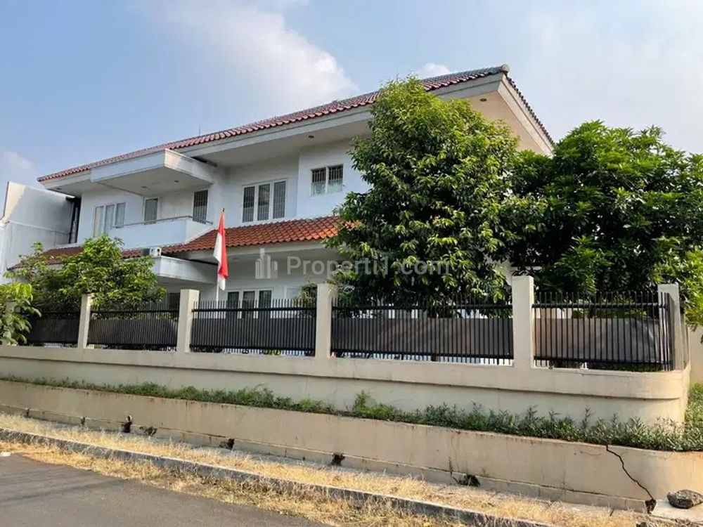 Dijual Rumah 2 Lantai Hook Full Furnished Siap Huni di Daerah Kembangan Jakarta Barat
