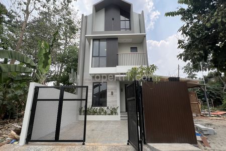 Dijual Rumah 3 Lantai Berkonsep Modern Minimalis Siap Huni Bebas Banjir di Jatiasih, Bekasi 