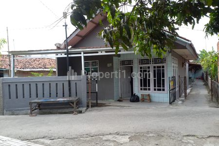 Rumah plus kontrakan dijual, Di tanjung pura, karawang barat