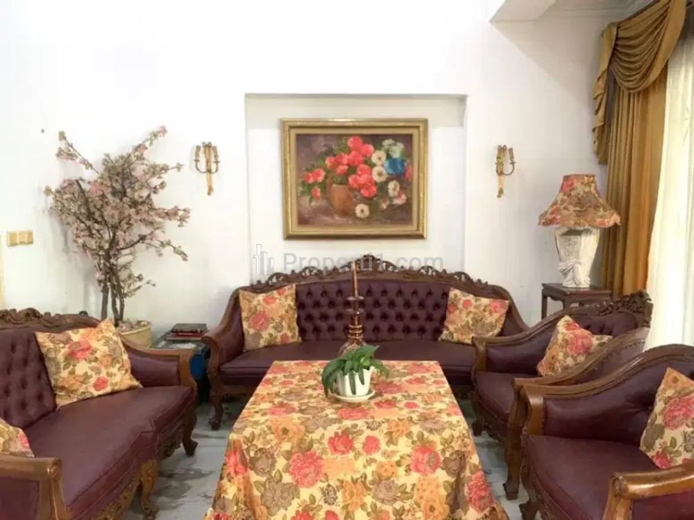 Dijual Rumah Mewah di Jl. Latuharhari Menteng Jakarta Pusat, Luas Tanah 920m2, Luas Bangunan 680m2