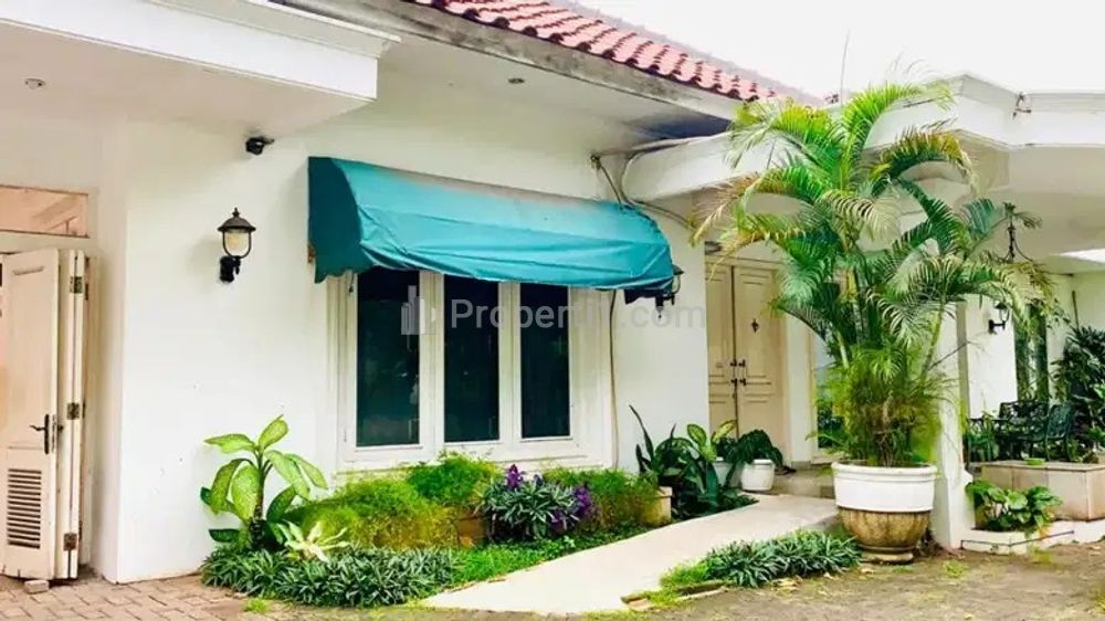 Dijual Rumah Mewah di Jl. Latuharhari Menteng Jakarta Pusat, Luas Tanah 920m2, Luas Bangunan 680m2