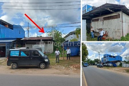 Jual Rumah dengan Tanah Luas Lokasi Strategis Jalan Basuki Rahmat Kota Sorong Papua Barat, Hanya HItung Harga Tanah Saja