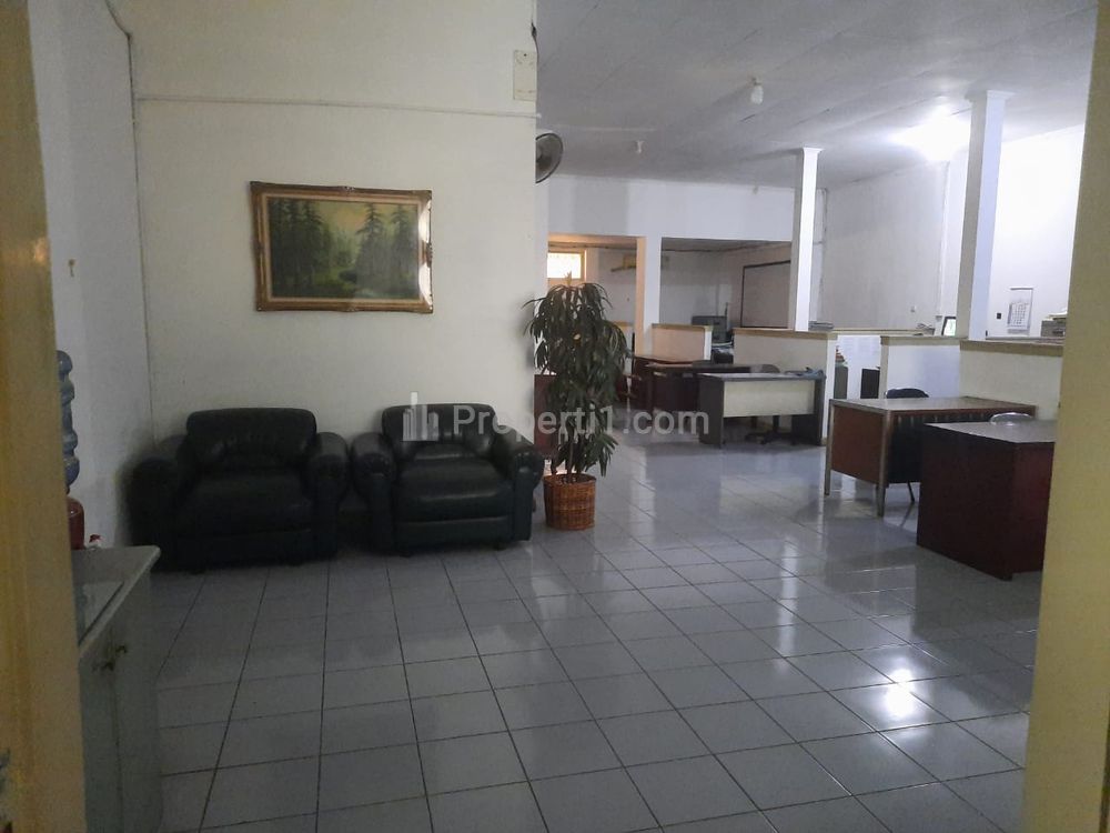 Jual/Sewa Gudang dan Tanah di Palmerah Jakarta Barat, Luas Tanah 1100m2, Luas Bangunan 800m2