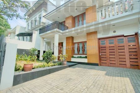 Disewakan Rumah 2 Lantai di Pondok Indah Jakarta Selatan, Luas Tanah 300m2, Luas Bangunan 500m2 STD276