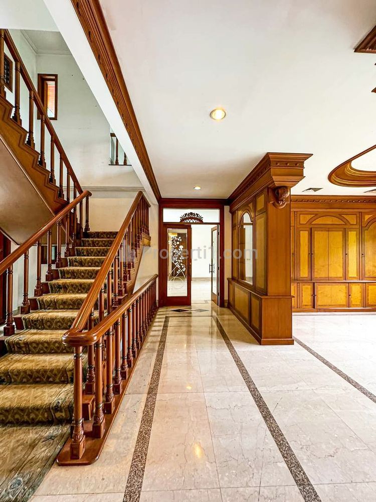 Dijual Cepat Rumah Mewah di Bukit Golf Pondok Indah Jakarta Selatan