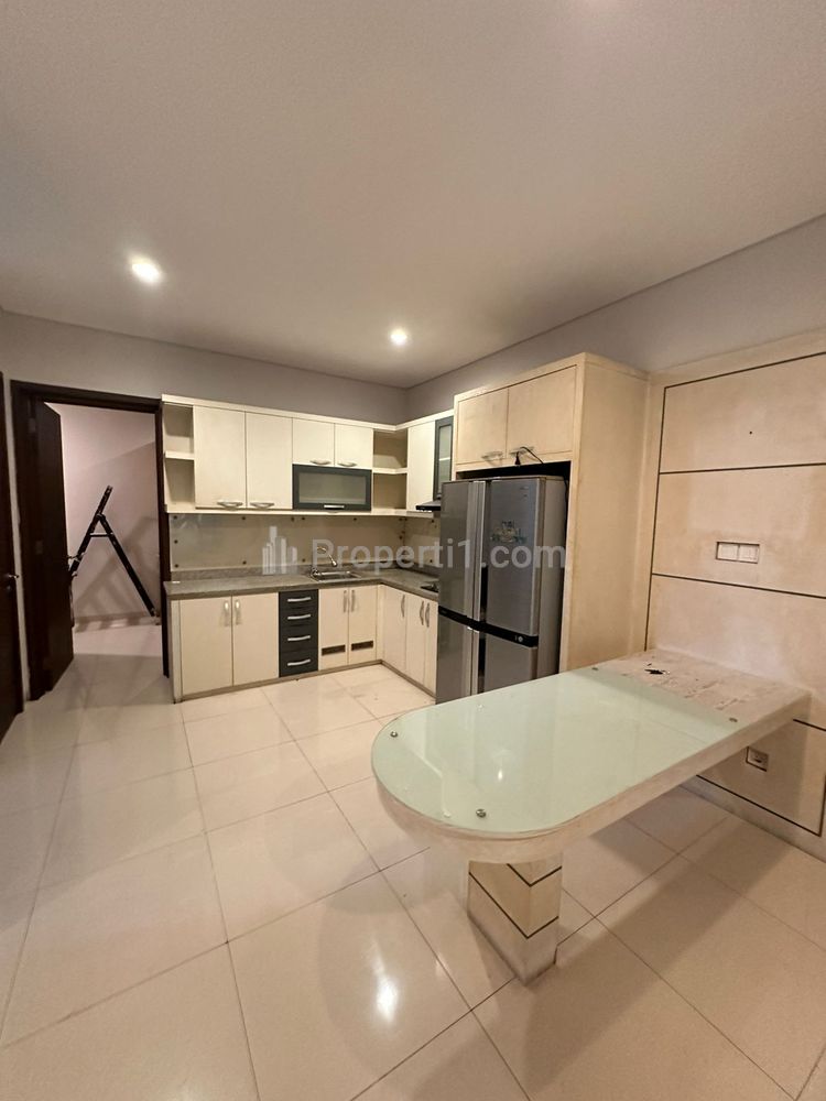 For Rent Rumah Semi Furnish di Serenia Hills Lebak Bulus, Jakarta Selatan