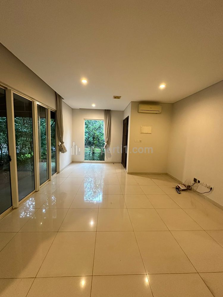 For Rent Rumah Semi Furnish di Serenia Hills Lebak Bulus, Jakarta Selatan