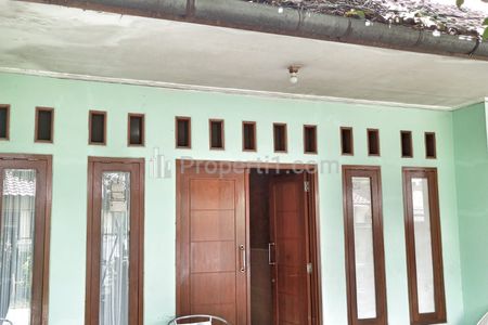 Dijual Rumah Asri Pinggir Jalan Dekat ke Stasiun Pondok Ranji di Jalan Menjangan Ciputat Timur Tangerang Selatan