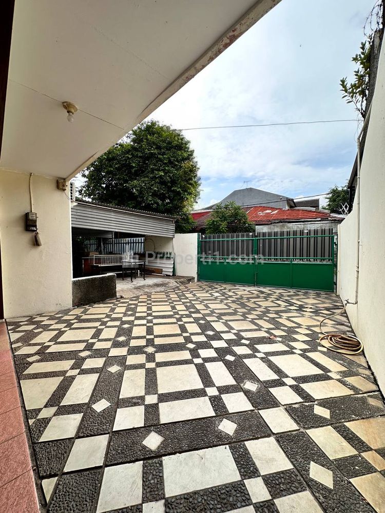 Dijual Rumah Second Tanah Hook Luas di Cempaka Putih Jakarta Pusat