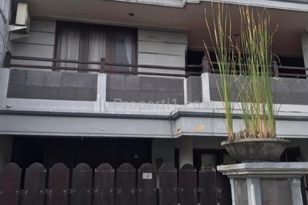 Dijual Rumah di Jl. Gayungsari, Gayungan, Surabaya Selatan - SPESIAL 8+1 Kamar Tidur - Modern 2,5 Lantai
