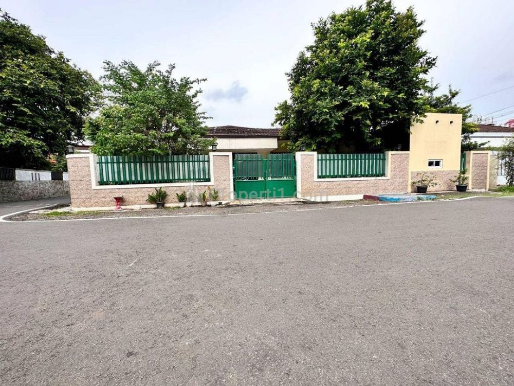 Dijual Rumah Second Tanah Hook Luas di Cempaka Putih Jakarta Pusat