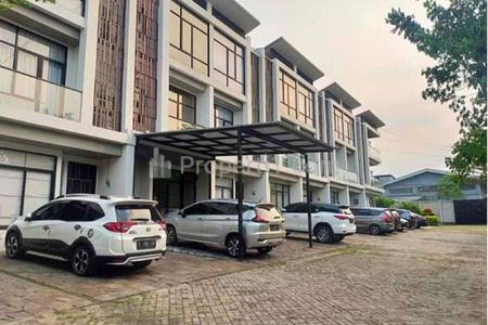 Dijual Rumah Mewah 3,5 Lantai di Sunrise Garden Kedoya Jakarta Barat