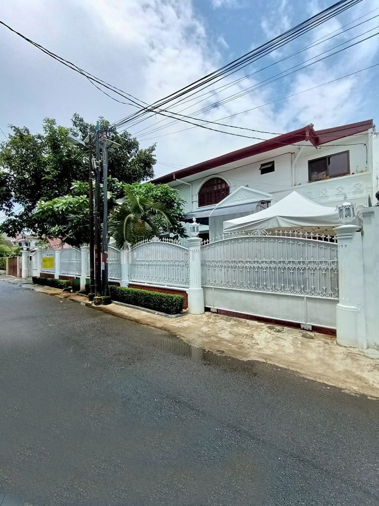 Dijual Cepat Rumah 2 Lantai Furnished di Cipete Jakarta Selatan - 7+2 Kamar Tidur, Luas Tanah 594m2, Luas Bangunan 700m2 STDD0003