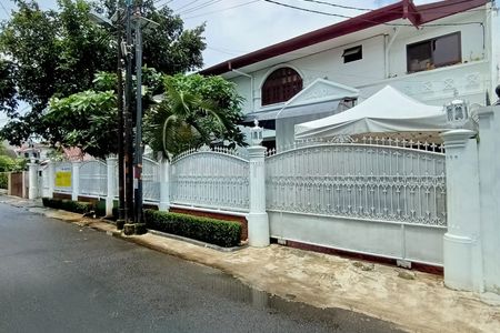 Dijual Cepat Rumah 2 Lantai Furnished di Cipete Jakarta Selatan - 7+2 Kamar Tidur, Luas Tanah 594m2, Luas Bangunan 700m2 STDD0003