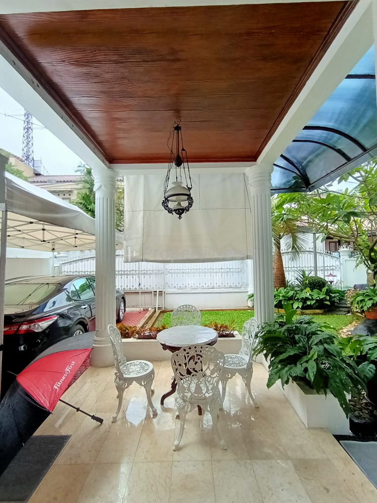 Dijual Cepat Rumah 2 Lantai Furnished di Cipete Jakarta Selatan - 7+2 Kamar Tidur, Luas Tanah 594m2, Luas Bangunan 700m2 STDD0003