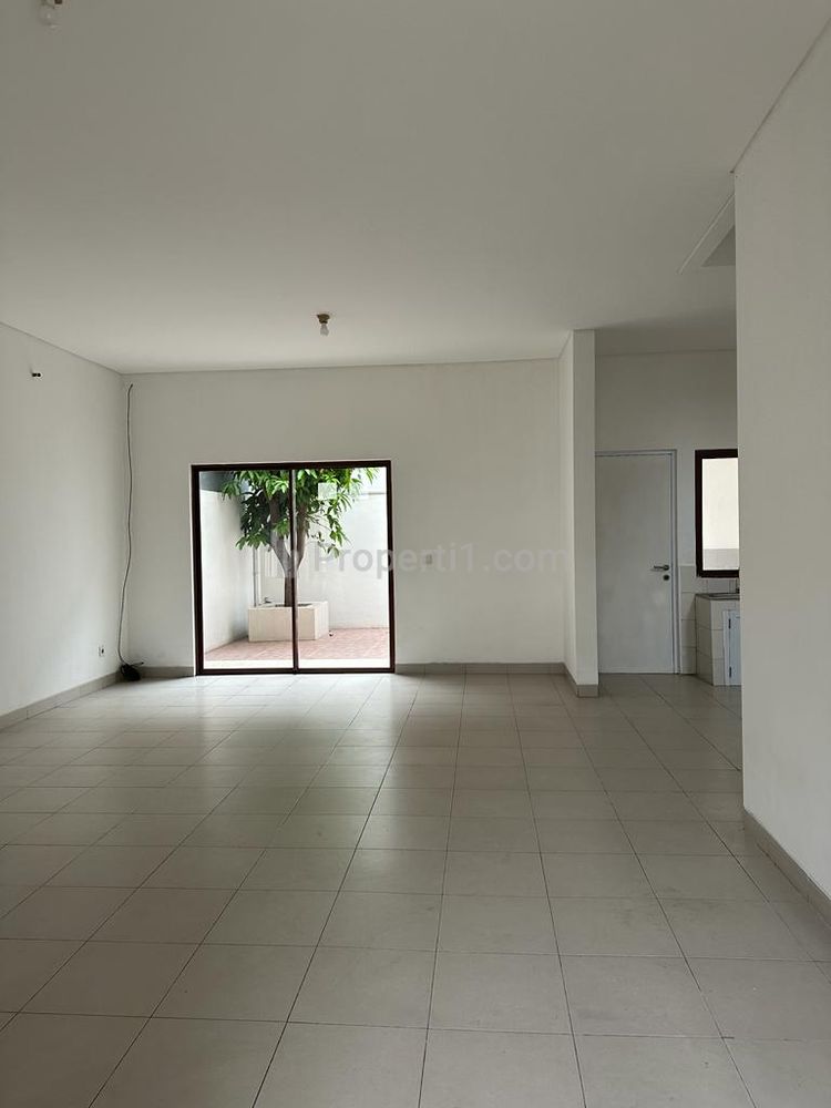 Disewakan Rumah di Jakarta Garden City Cluster Alamanda, Cakung, Jakarta Timur - Kondisi Kosongan, Bagus