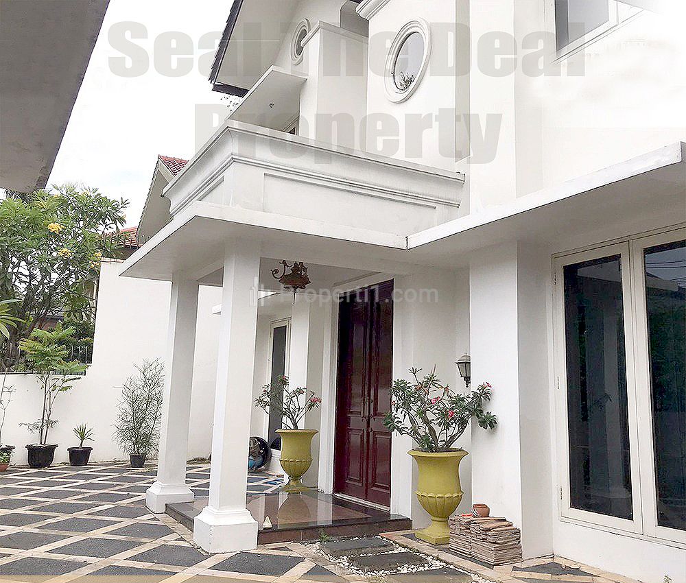 Dijual Cepat Rumah di Area Senopati/Wolter Mongindisi/Kebayoran Baru Jakarta Selatan STDN0083