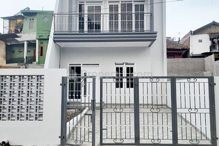 Rumah Dijual di Perumahan Bumi Pasundan Kota Bandung Dekat RS Hermina Arcamanik, SMA Negeri 24 Kota Bandung, Lapangan Golf Arcamanik