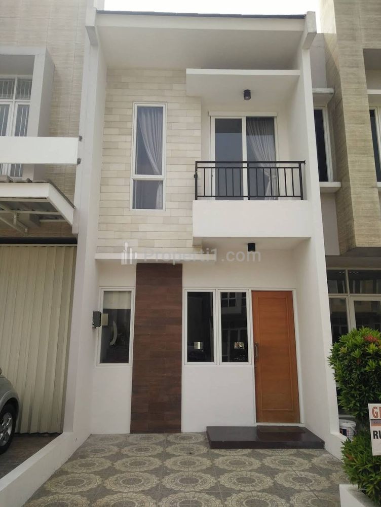 Dijual Rumah 2 Lantai Hanya 10 Menit dari Pintu Tol dan 15 Menit dari Pondok Indah Mall, Lokasi di Cipadu Jaya, Larangan, Tangerang