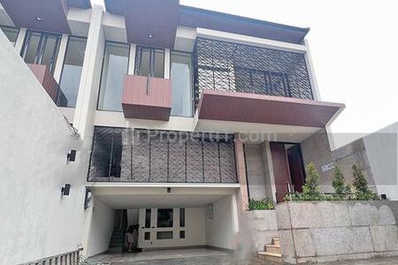 Dijual Townhouse Baru Tropical Modern di Kemang Jakarta Selatan STDN0006