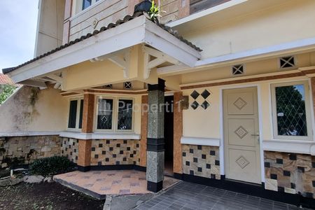 Dijual Rumah Asri 2 Lantai di Komplek Bahagia Permai Ciwastra Bandung, Interior Dalam Sudah Direenovasi