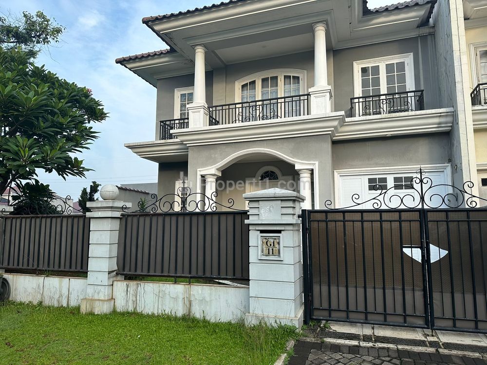 Tampak Depan Rumah